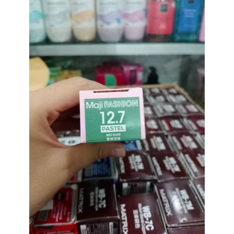 L'OREAL MAJIFASHION PEWARNA RAMBUT CAT RAMBUT 50 ML -12.7 MINT SILVER