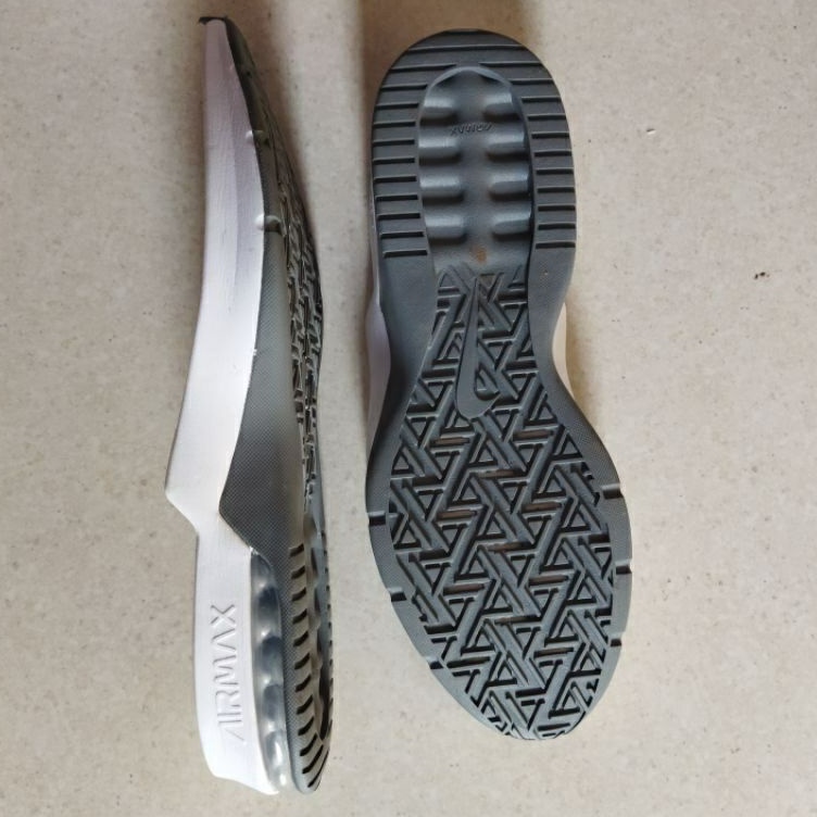 Sekarang Dikirim  Outsole Airmax Alpha Trainer  x display