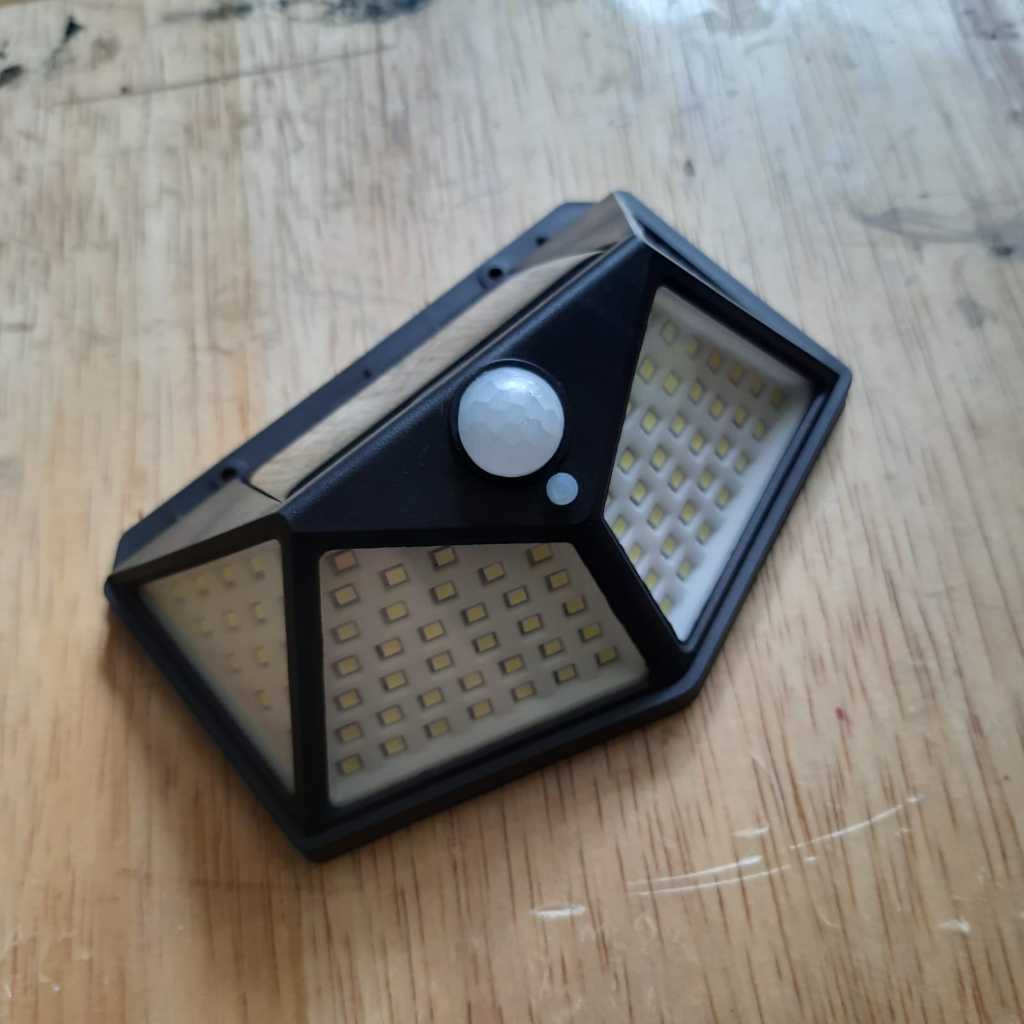 G682 Lampu cas solar tenaga matahari original lampu LED otomatis nyala jika malam tanpa Listrik paka