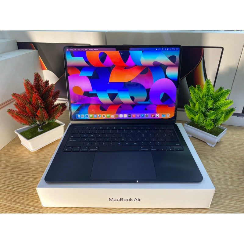 MacBook Air M2 2022 16GB 512GB IBox murah