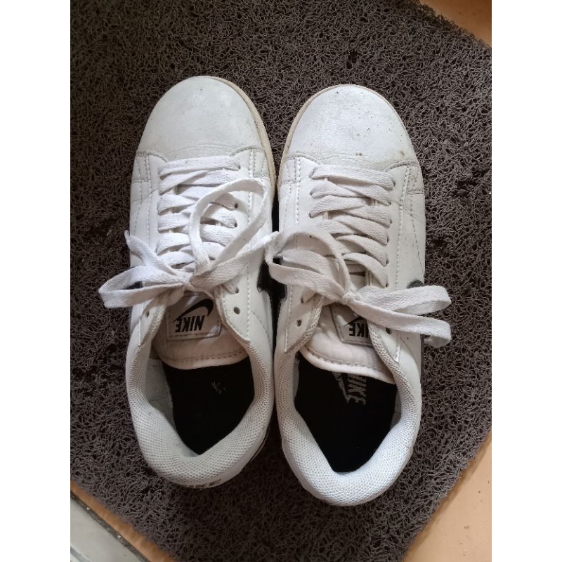 PRELOVED SEPATU N***