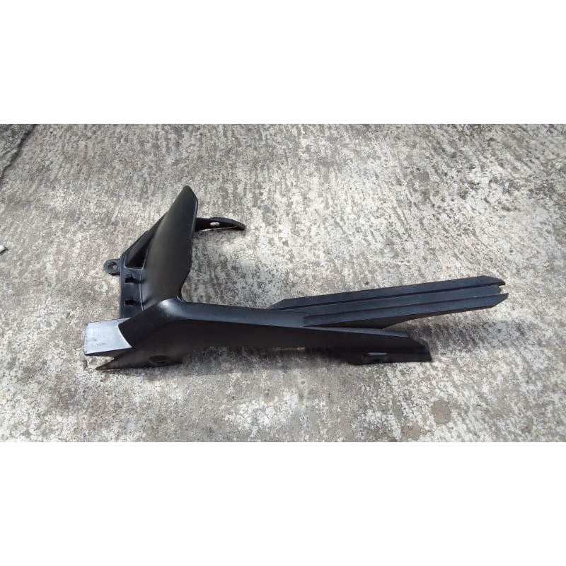 spakbor kolong tutup rantai vixion new nva nvl original