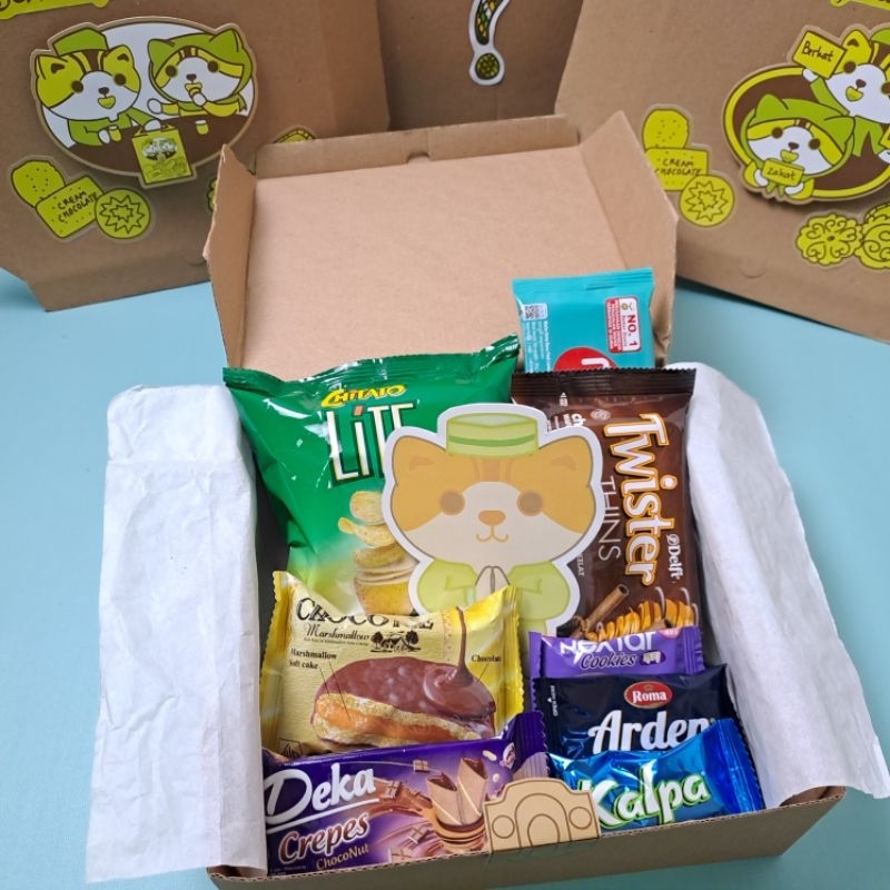 

Bingkisan Hampers Parcel Medium Kotak Box Koper Tas Lebaran Idul Fitri Lucu Aesthetic + Amplop Lebaran
