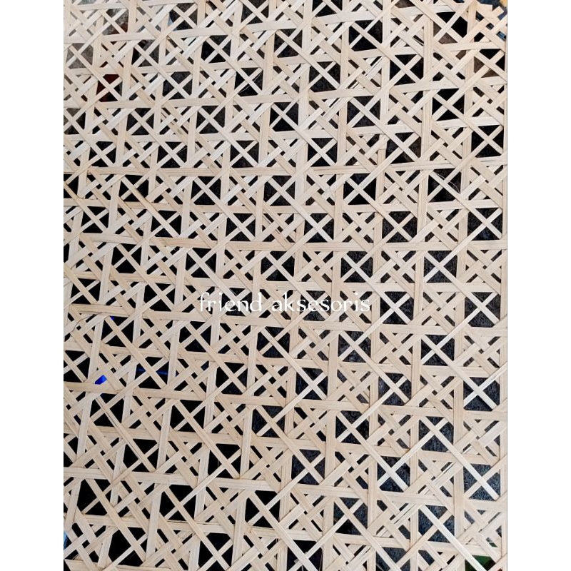 Anyaman Bambu Alami Motif Batik