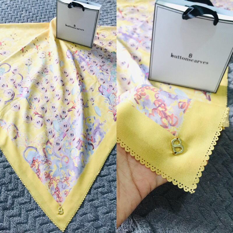 Buttonscarves Ederra Curry