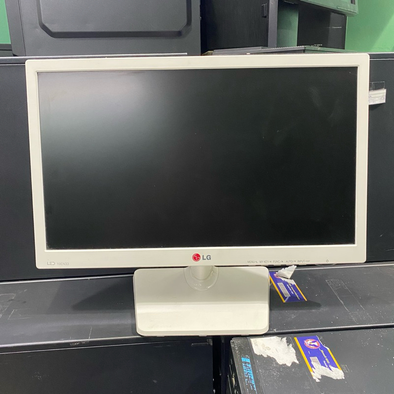 MONITOR LG LED 19EN33SA 19”INCH MANTAP