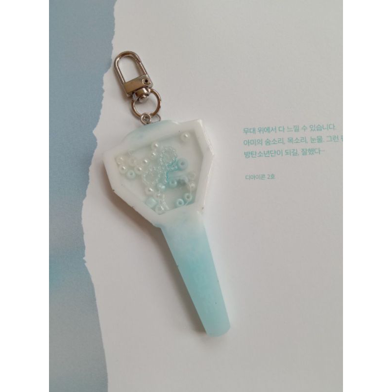 MINI LIGHTSTICK KEYCHAIN SHAKER TREASURE