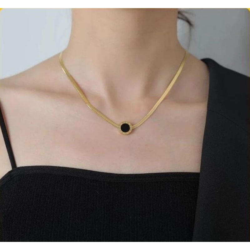 kalung titanium belut motif buah titik hitam wanita