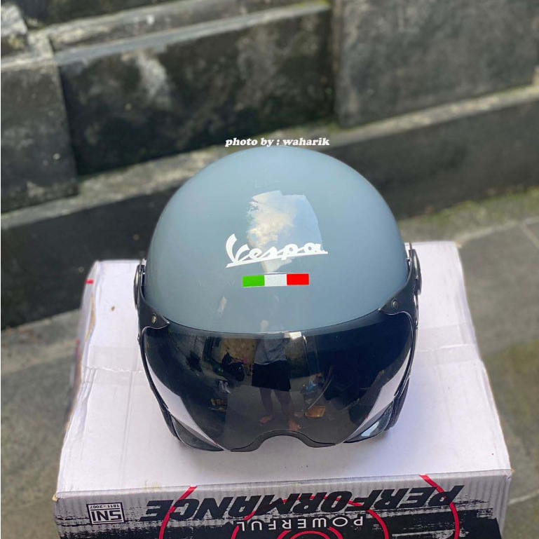 Helm Vespa Italy Gorilla Gloss + Visor Original
