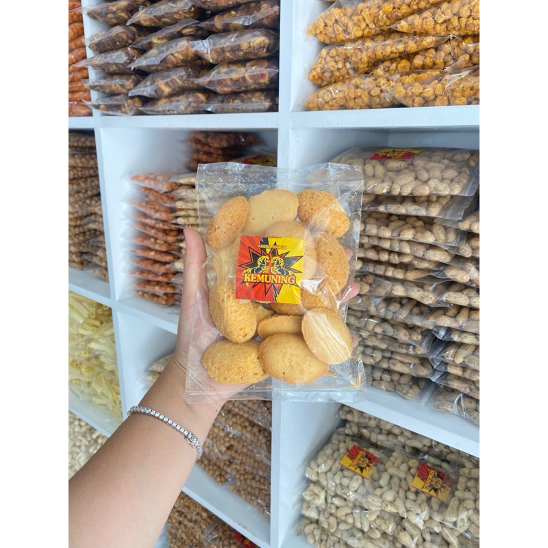

Bolu Putri Ayu