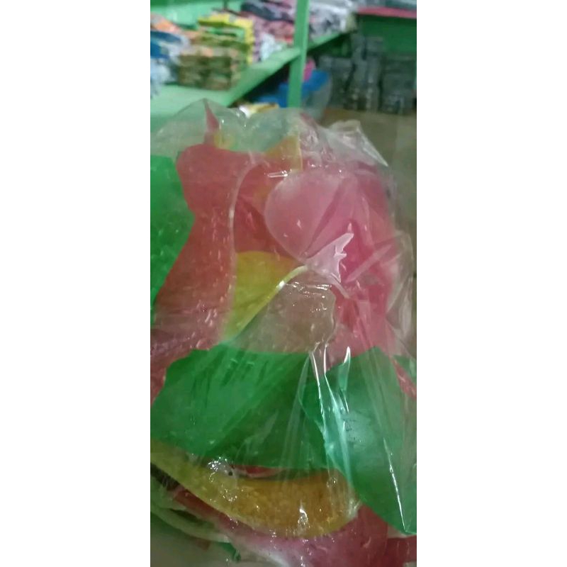 

KERUPUK SOTO , KERUPUK KHAS BANYUMAS,KERUPUK BUAT TAMBAHAN MAKANAN KHAS SEPERTI SOTO ATAU LAINYA