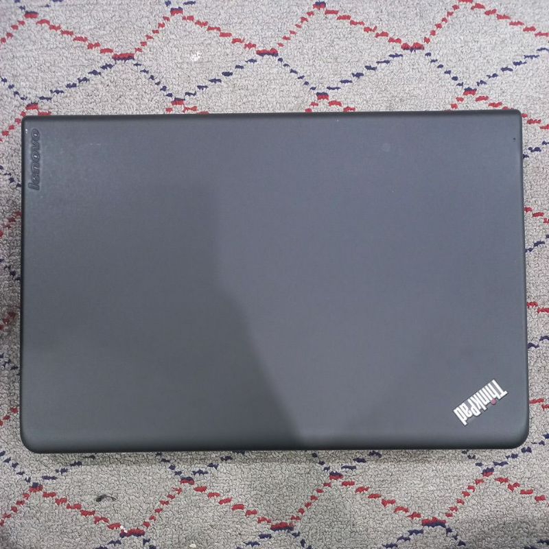 lenovo thinkpad E560  i5 gen 6