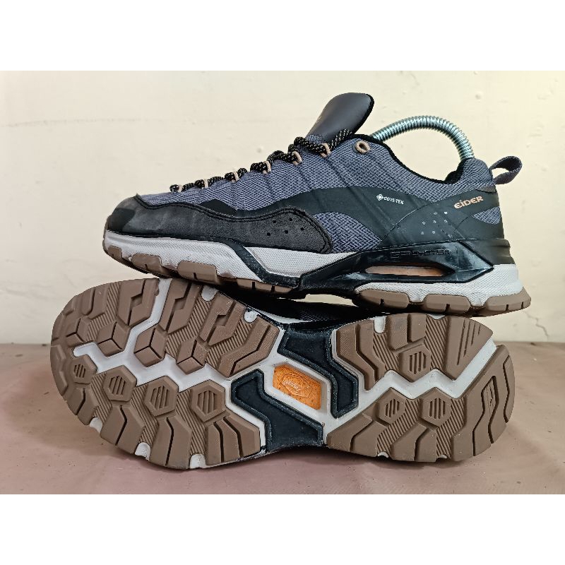 Sepatu Gunung Eider