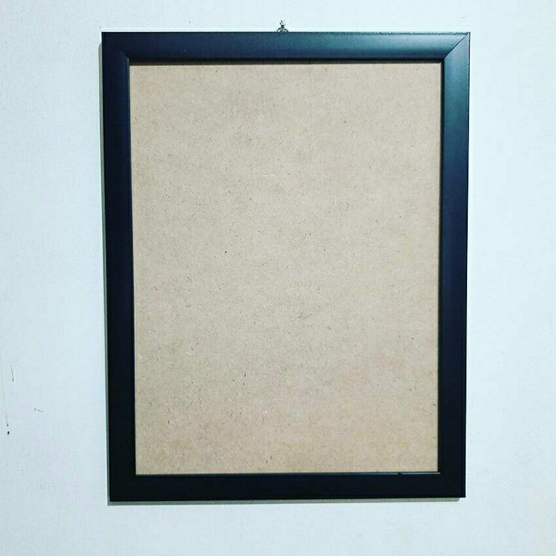 Figura A3+ Minimalis Tanpa Kaca uk. 32x48cm Hitam Putih