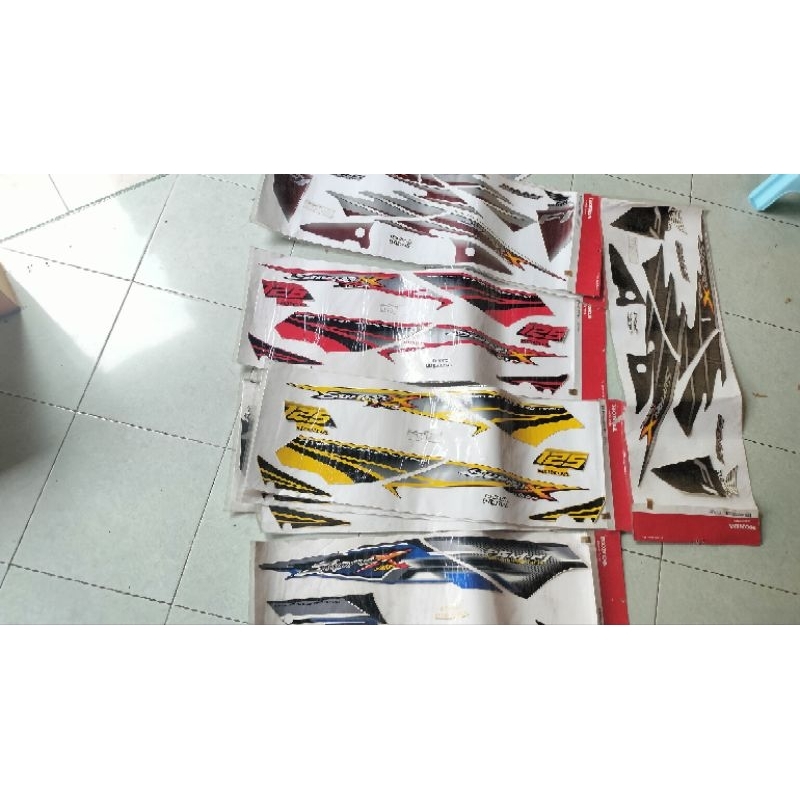 STRIPING STIKER SUPRA x 125 D SUPRA X 125 R ORIGINAL AHM