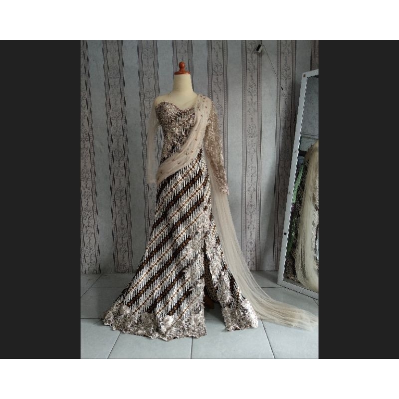 kebaya batik modern / baju wisuda kekinian / dress sinden penyanyi