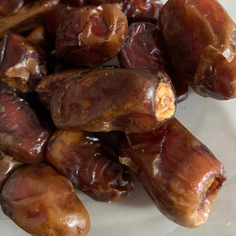 

Kurma mesir 1kg / kurma madu golden valley original