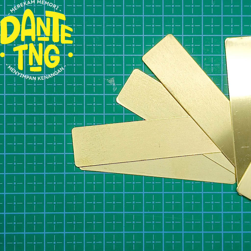 

Papan Nama Dada Kuningan Name Tag warna Emas Kuningan