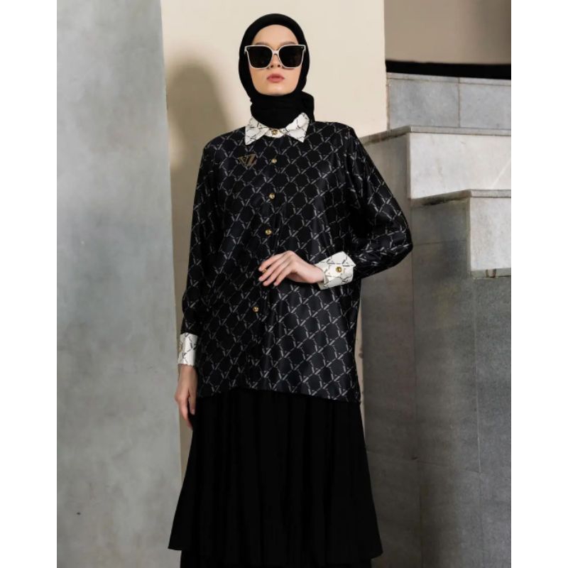 Vz Monogram Two Tone Top Vivizubedi Lampung