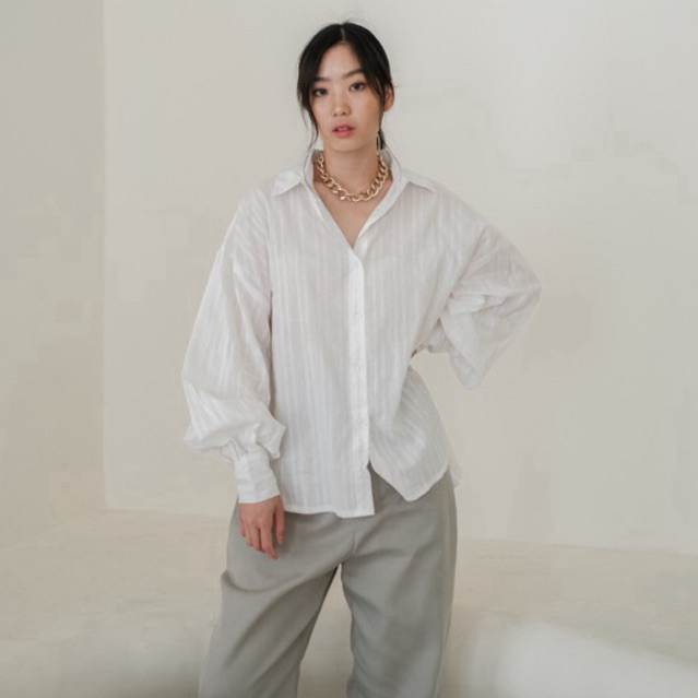 MALA - OVERSIZED COTTON SHIRT | KEMEJA PUTIH OVERSIZE WANITA