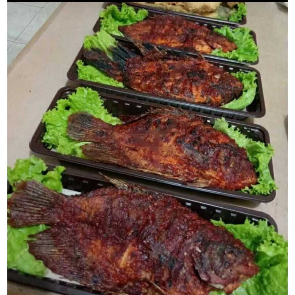 

Ikan gurami bakar, pedas, manis, gurih dan fres