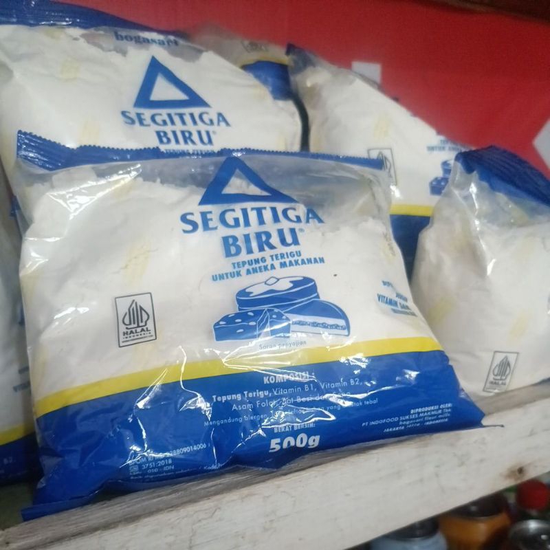 

Tepung Terigu Segitiga Biru 500gram