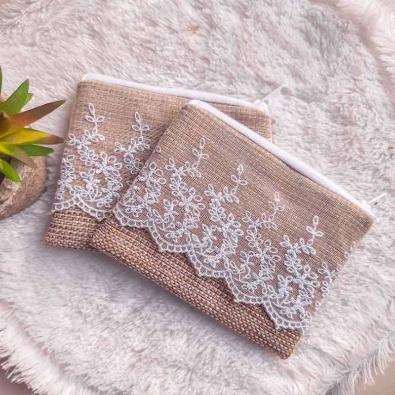 Souvenir Pernikahan Pouch Dompet Make Up Goni Renda