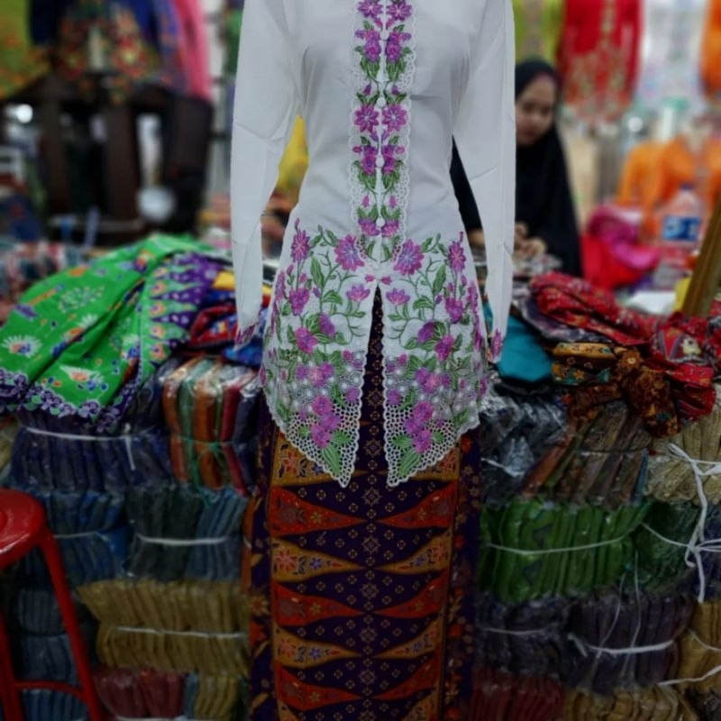 Encim/ Kebaya Encim/ Kebaya encim modern/ Encim Bordir/ Encim Betawi/ Kebaya/ Encim