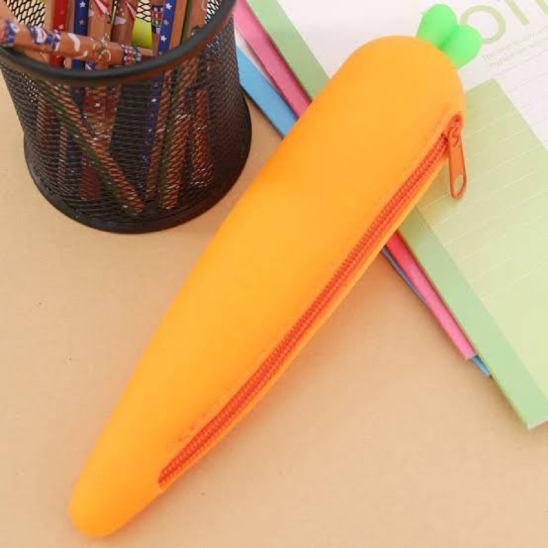 

TEMPAT PENSIL WORTEL SILIKON SILICON CARROT PENCIL CASE