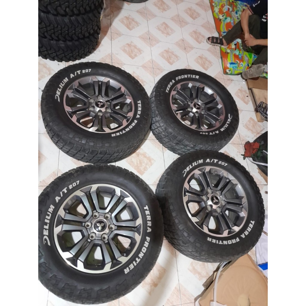 VELG MOBIL BEKAS STD TRITON RING 18 LEBAR 7,5 LUBANG PCD 6X139,7 BAN DELIUM 285 60 R18