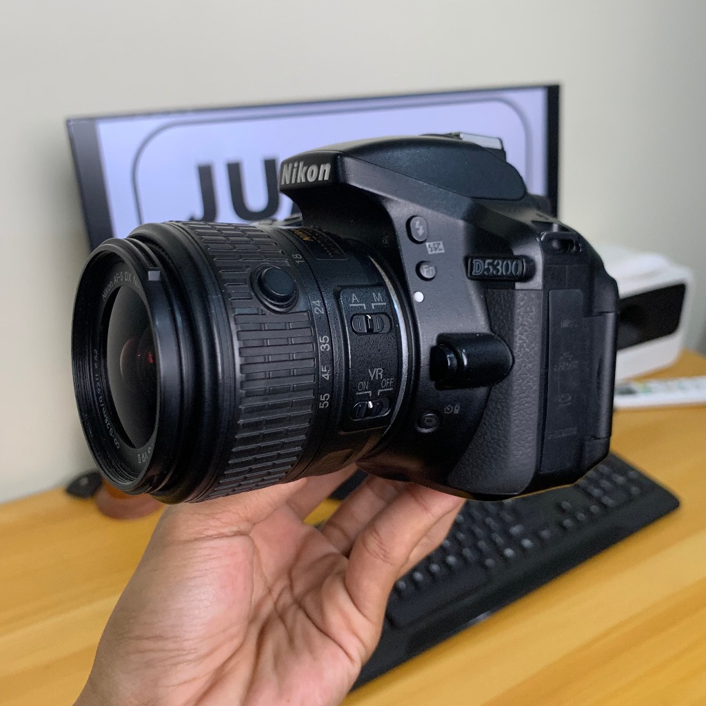 Nikon D5300 Kamera Flip DSLR Termurah