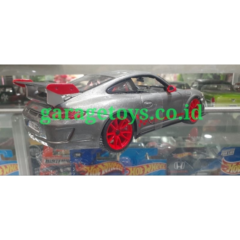 Bburago 1:18 Diecast Porsche 911 GT3 RS