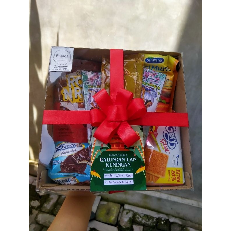 

hampers galungan, Kuningan, nyepi, lebaran, dan ulang tahun