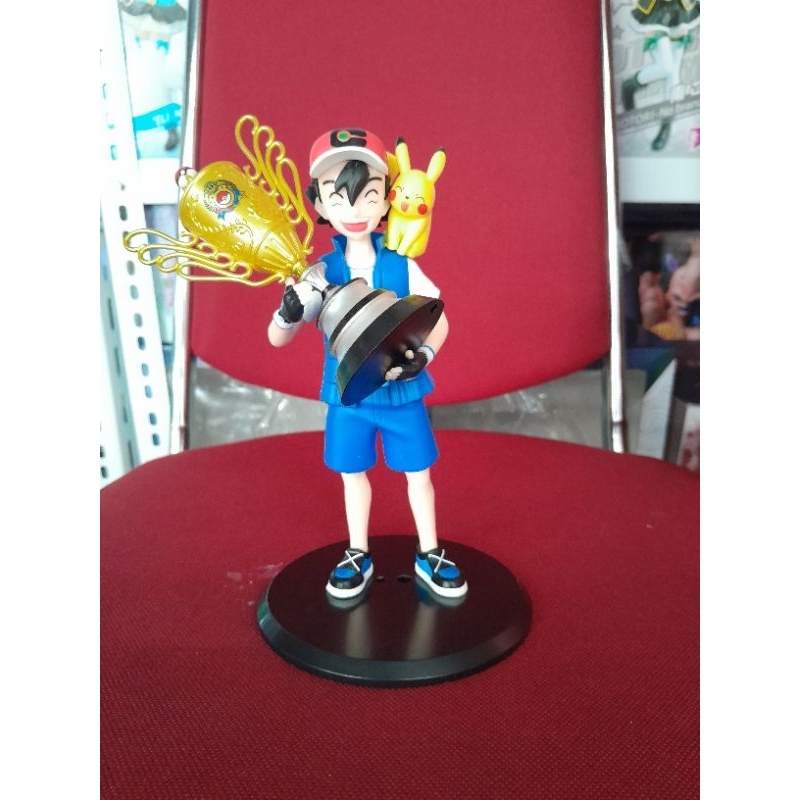 Action Figure Pokemon Ash & Pikachu Trophy