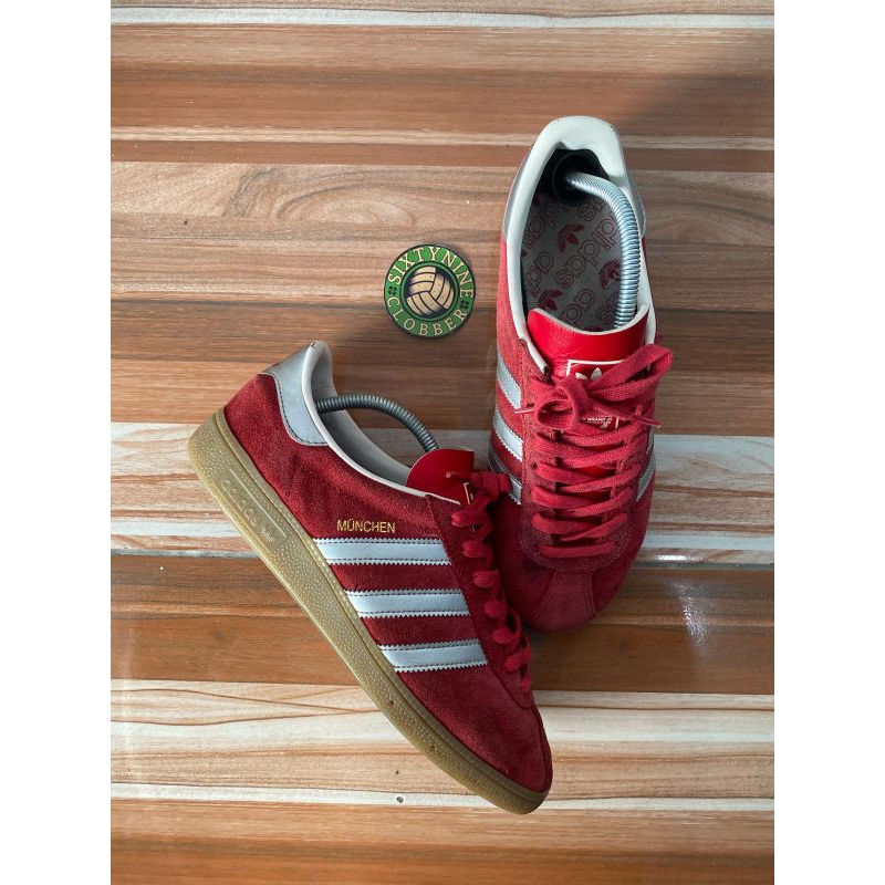 Adidas city series Munchen red