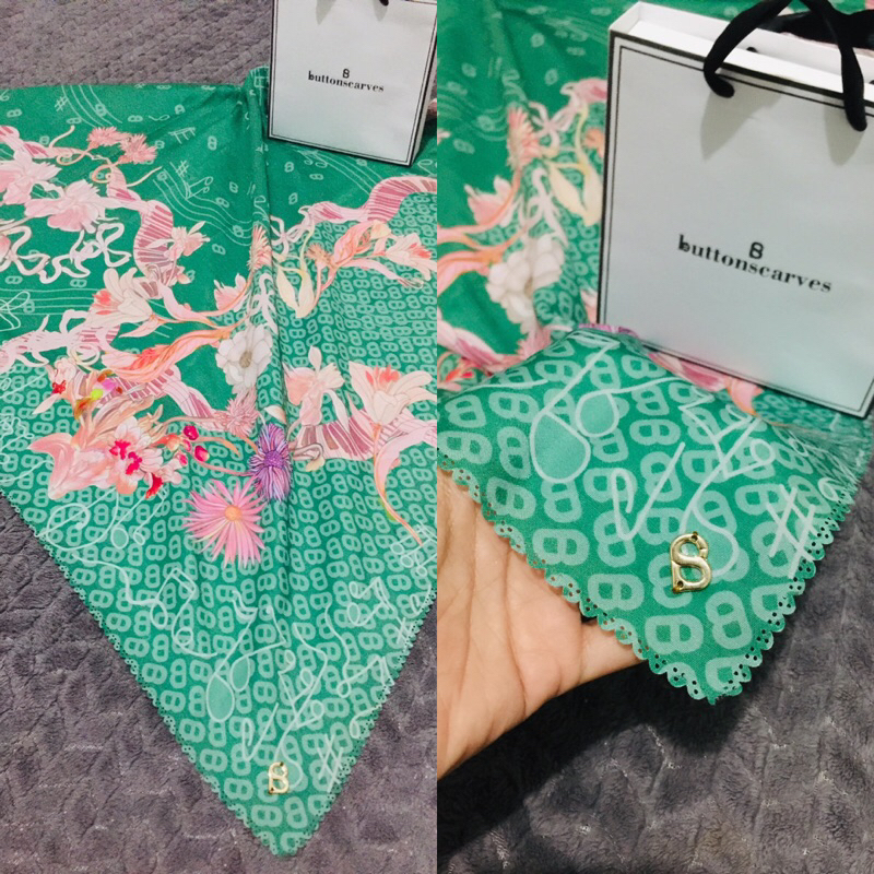 Buttonscarves Nada Bagpipe