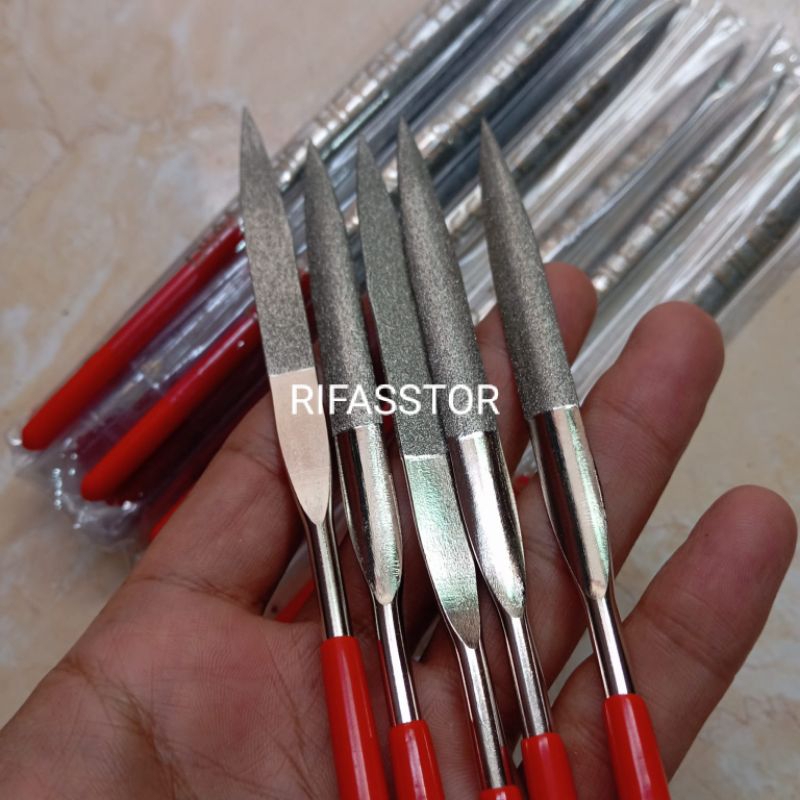 

Kikir Diamond Intan File Size 180 Mm Model Runcing Segitiga