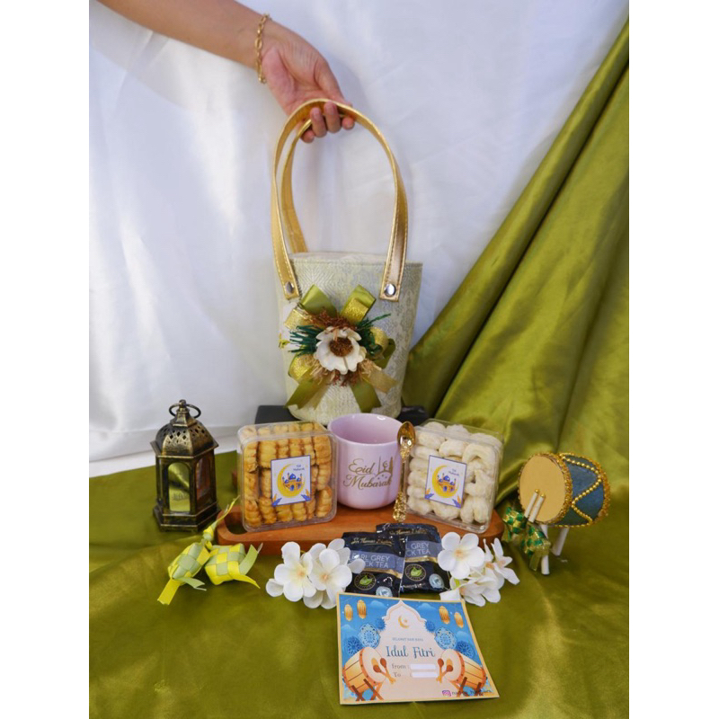 

HampersLebarn/HampersIdulFitri/HampersRedyStok/ParselKueKering