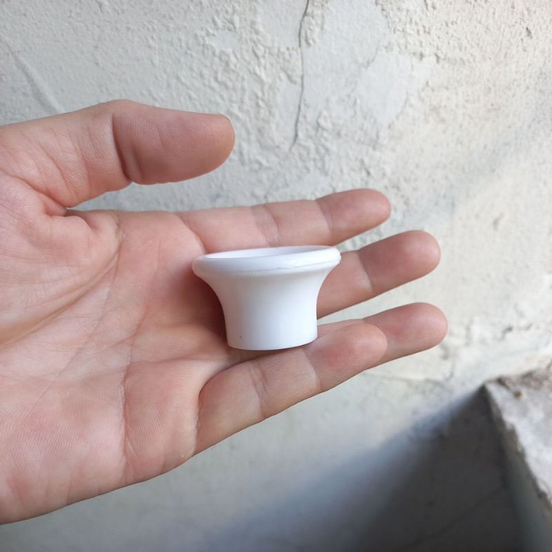 Knop Panci Putih