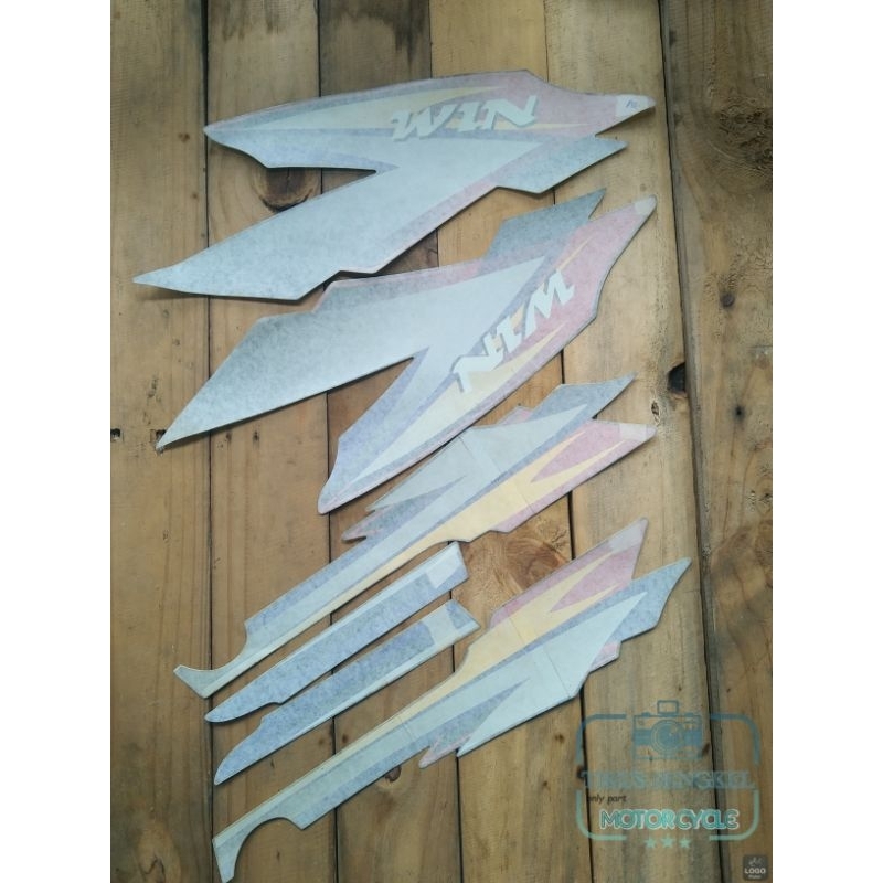 Striping Lis body Honda Win Win100 Tahun Thn 2005 2006 Merah Silver Semi Trail Laminasi Original