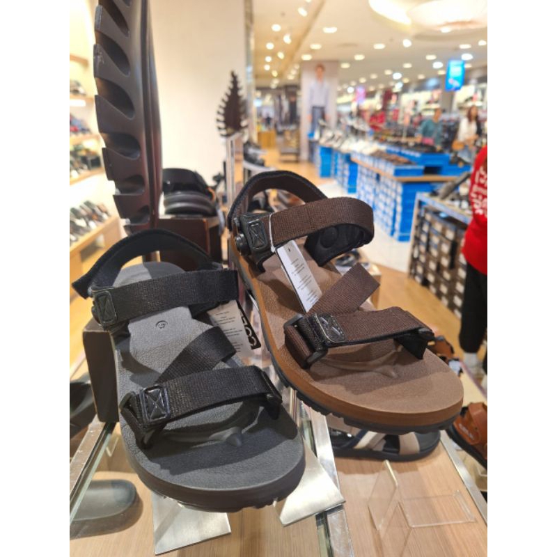 original sandal pria merk cole