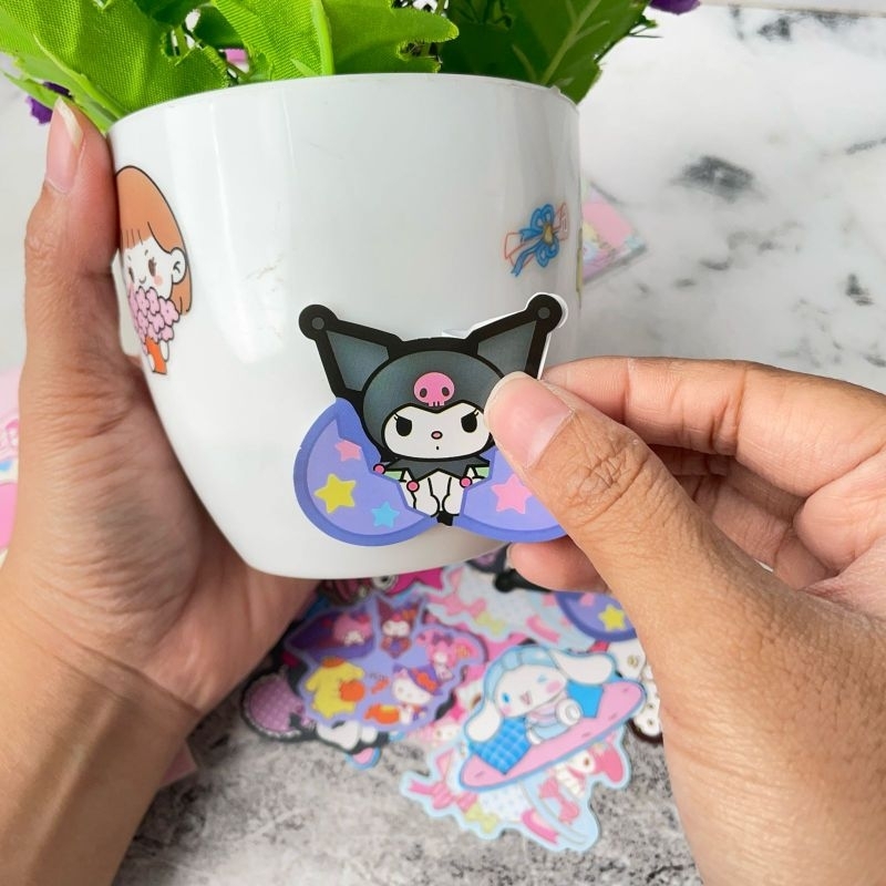 

Stiker Kiss Cutt DMTM Sanrio Isi 40 Pcs Stiker Sanrio Melody Kuromi Sanrio Viral Kekinian Termurah