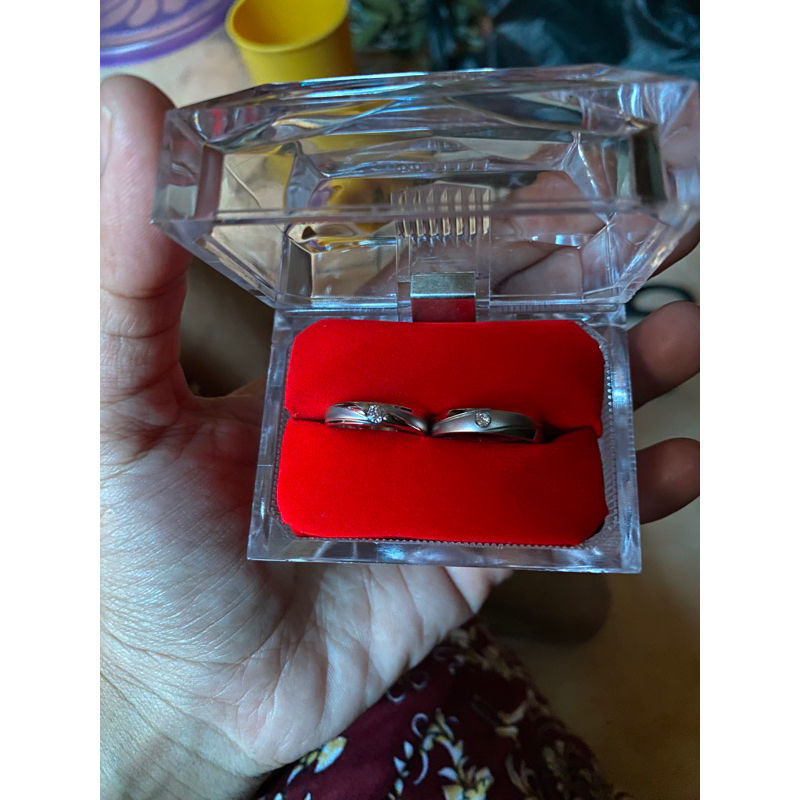 cincin lamaran couple