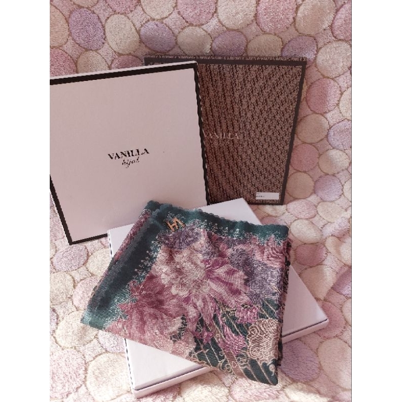 Preloved Vanilla Hijab Tudejul Scarf