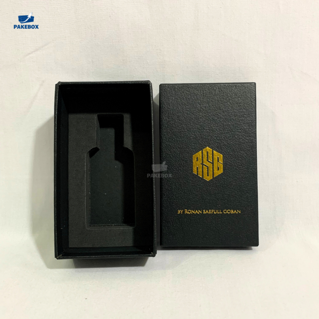 

Hasil Produksi Hardbox Custom di Pakebox - Custom Packaging Unik/Box Parfum