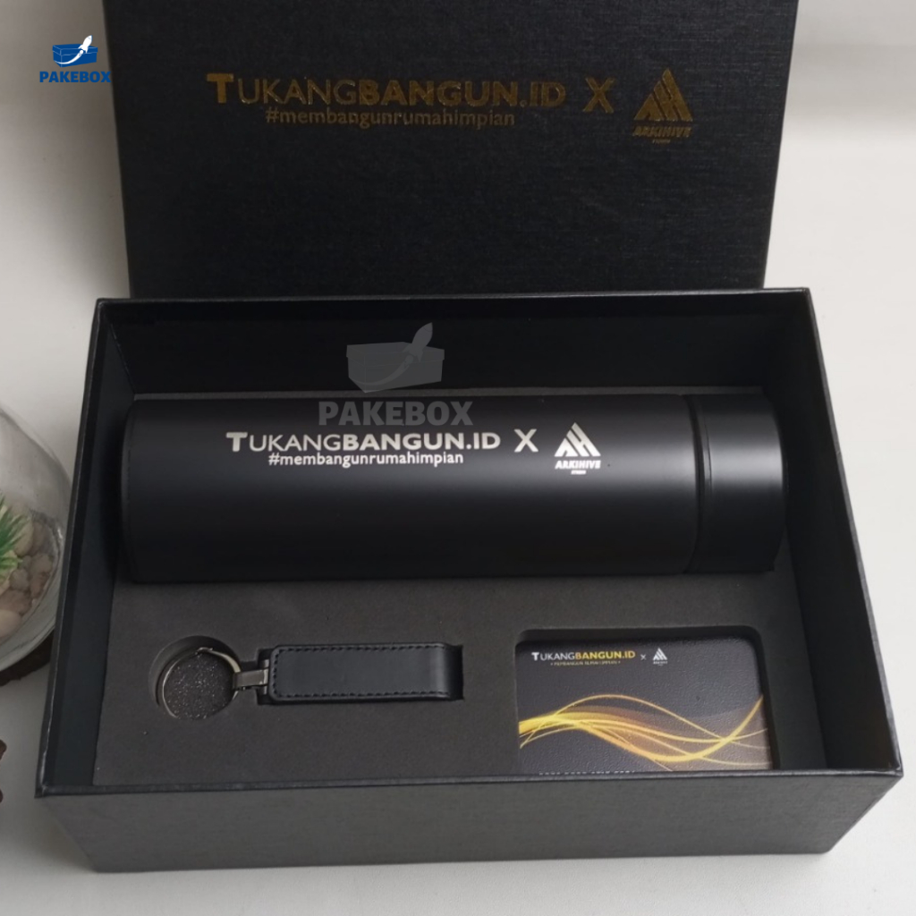 

Portofolio Hasil Produksi Hardbox Custom di Pakebox - Kotak Hampers Lebaran