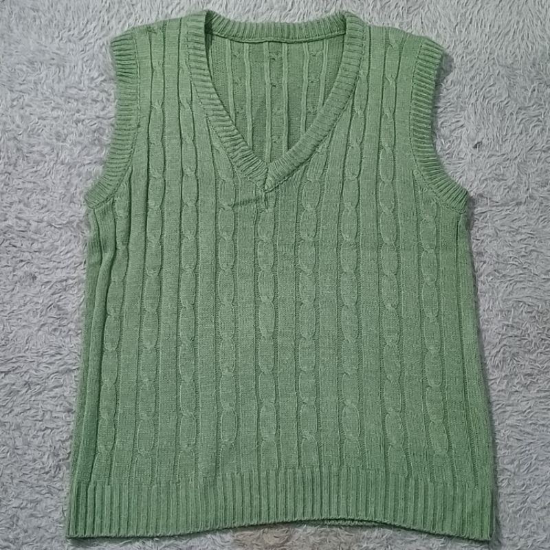 PRELOVED VEST RAJUT/ROMPI RAJUT