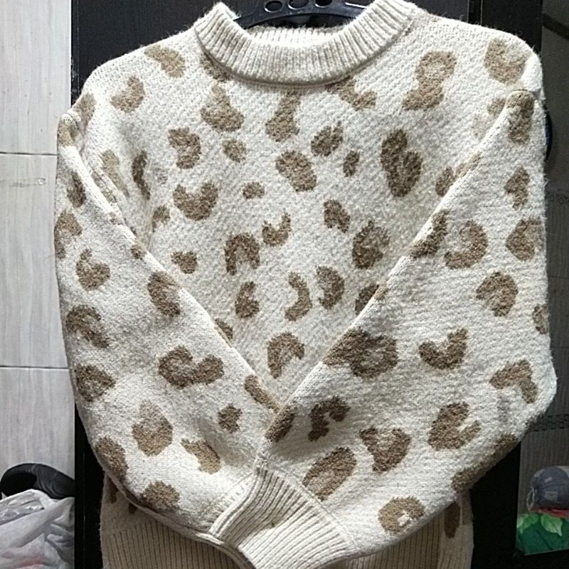 BAJU RAJUT TEBELL MOTIF LEOPARD