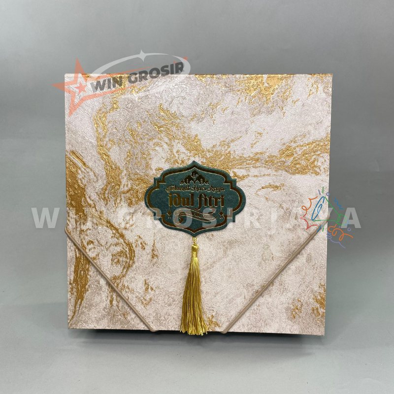 

Box Lebaran 4 Toples 250Gr Kunci Tali Karet / Box Kue Kering 22x22 CM