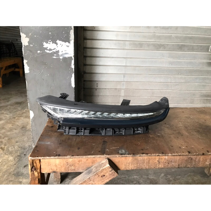 LAMPU DEPAN DRL WULING ALMAZ